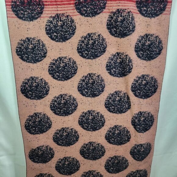 Giant Gradient Circles / Moons Soft Scarf in Red and Navy - Picture 8 of 12